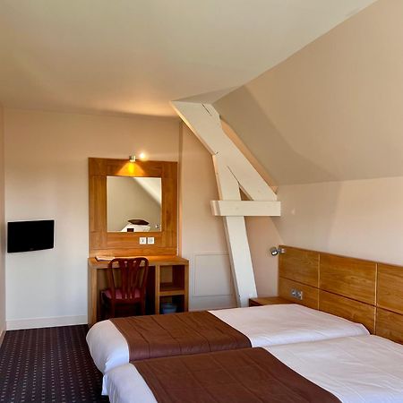 Logis Hotel Restaurant Du Labrador Saint-Benoit-sur-Loire Bagian luar foto
